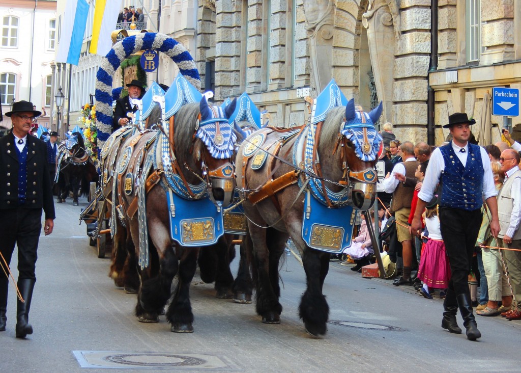 031_Trachtenumzug_Bierwagen_Hofbraeu