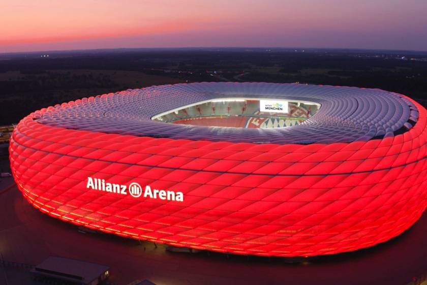 Allianz-Arena-nacht-rot-foto-redline-enterprises-neu