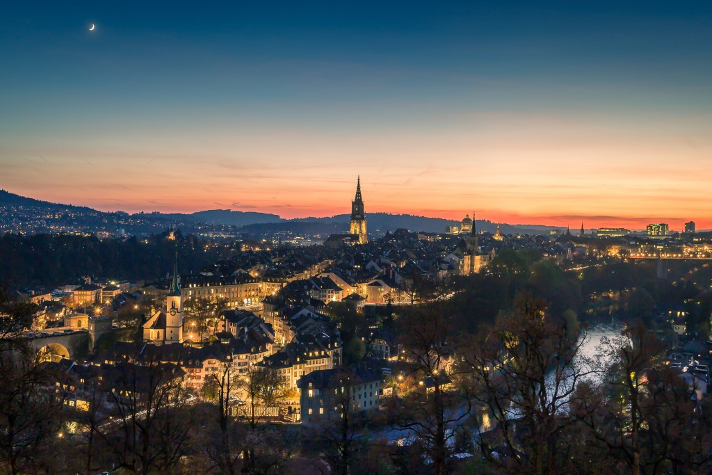 Bern-oldtown-at-night-